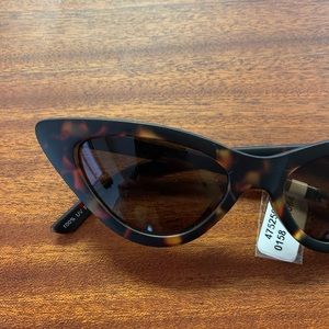 Urban outfitters cat eye sunglasses